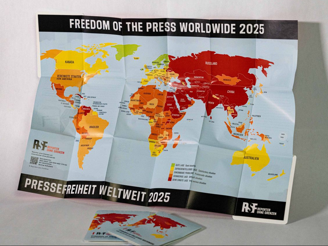 Weltkarte im Taschenformat 2025